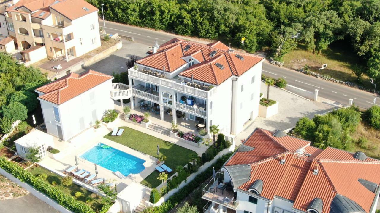 Apartment Luxury Carissa *