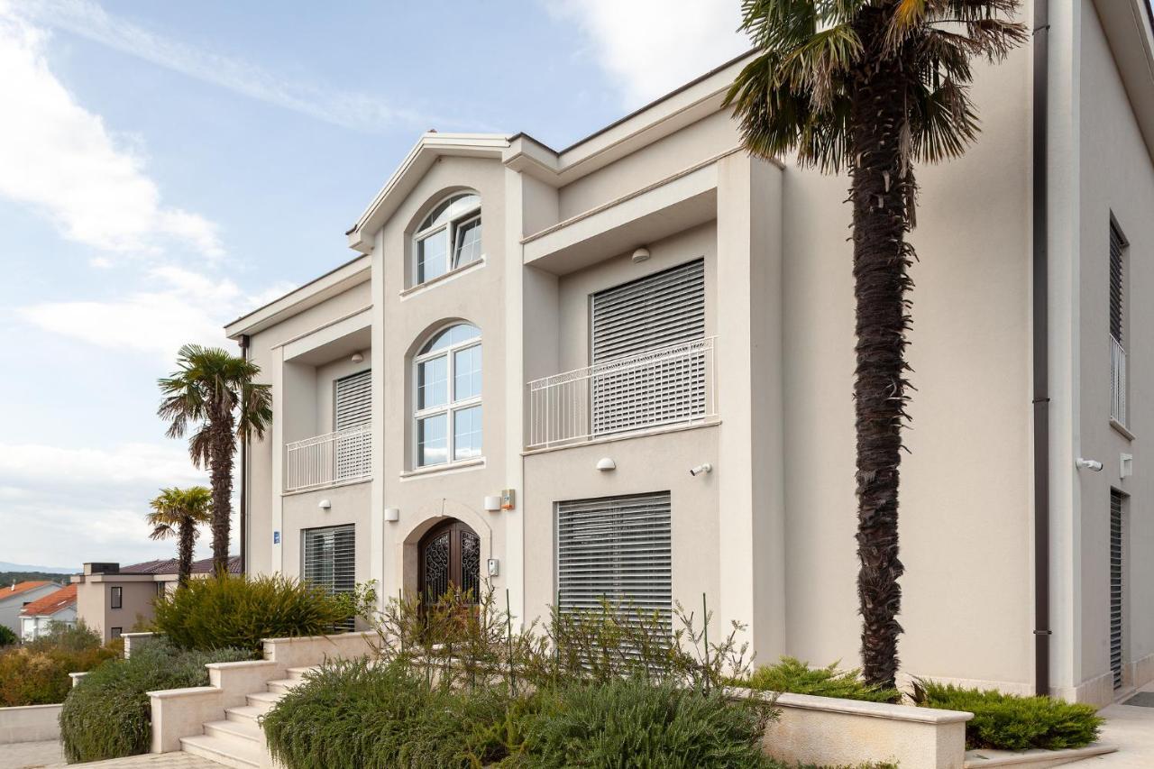 Luxury Carissa Apartment Malinska